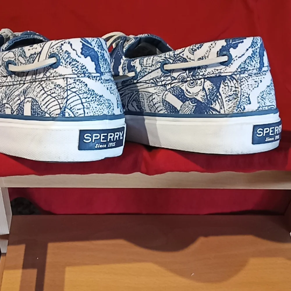 SPERRY Top Sider Men's Bahama Coral Print. Blue & White. Boat Shoes. Size 8.